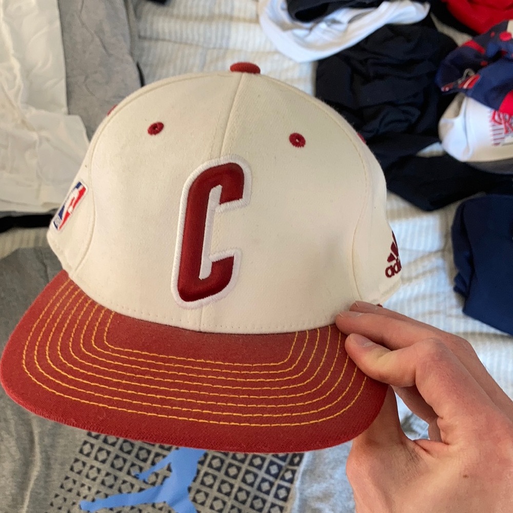 Adidas Cavs hat